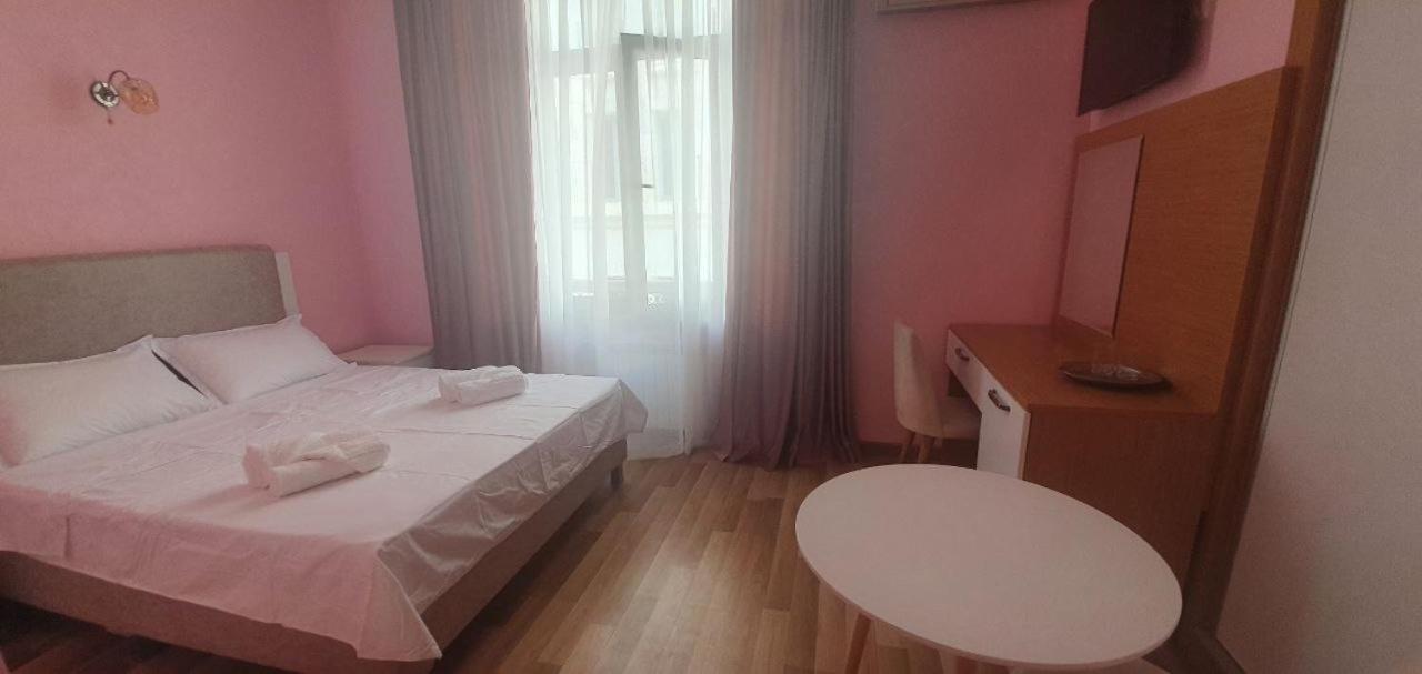 Connect Hotel Bar & Terrace Батуми Экстерьер фото