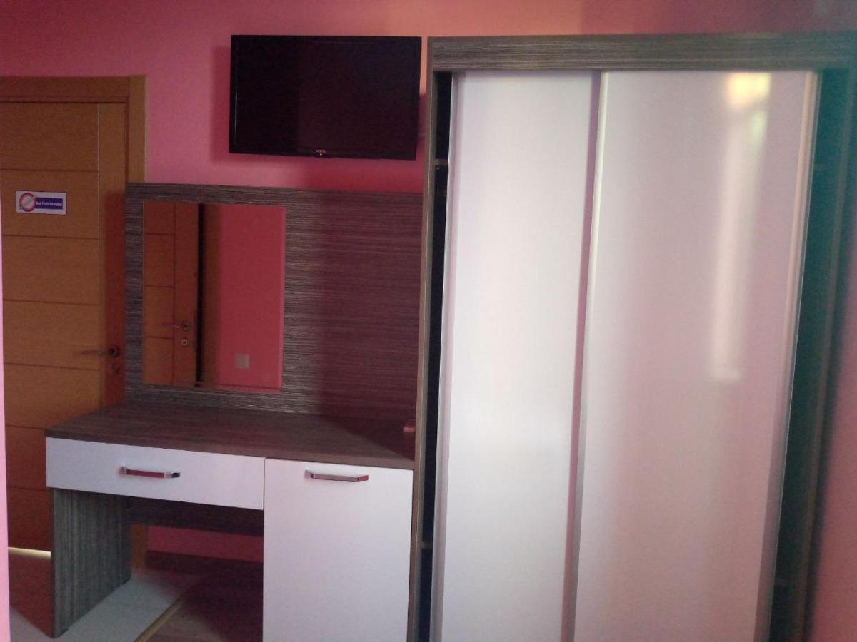 Connect Hotel Bar & Terrace Батуми Экстерьер фото