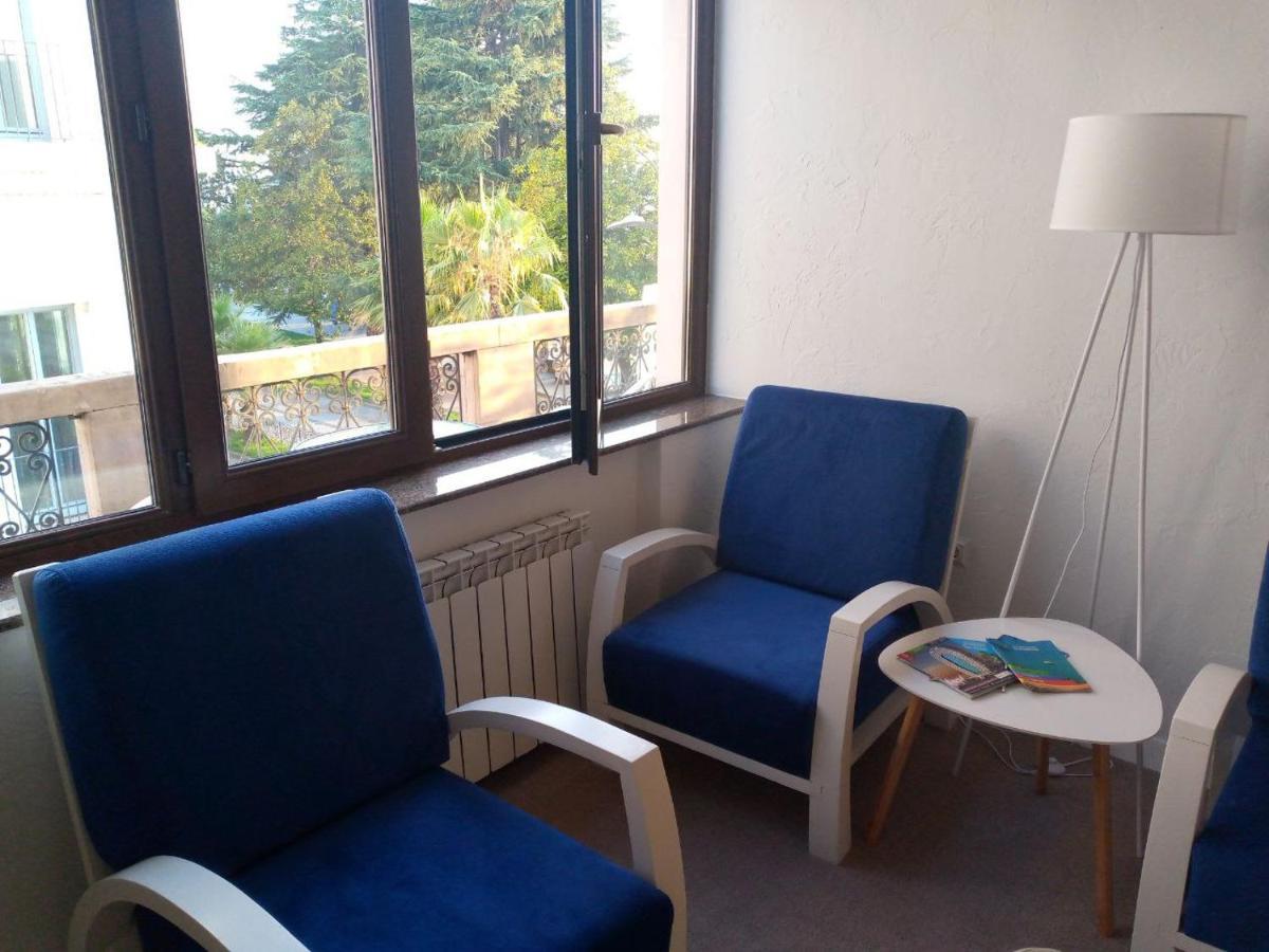 Connect Hotel Bar & Terrace Батуми Экстерьер фото