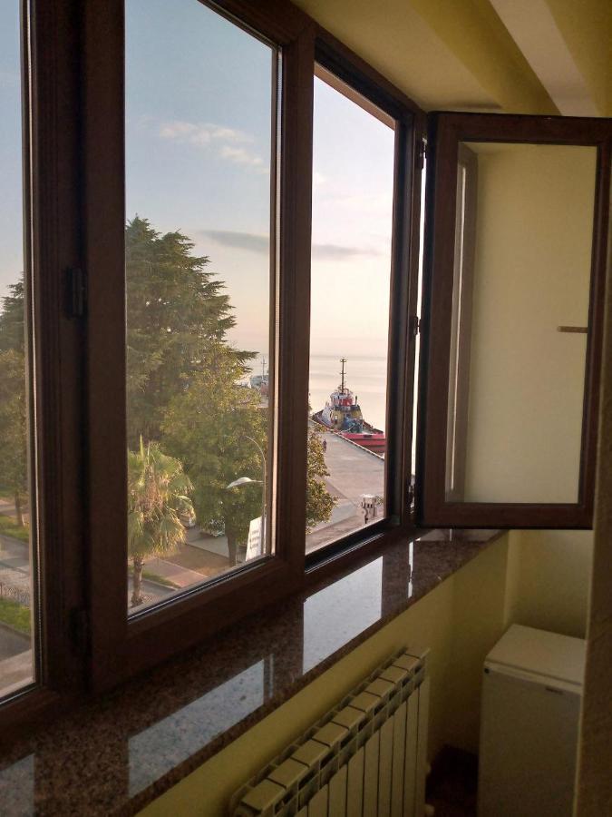 Connect Hotel Bar & Terrace Батуми Экстерьер фото