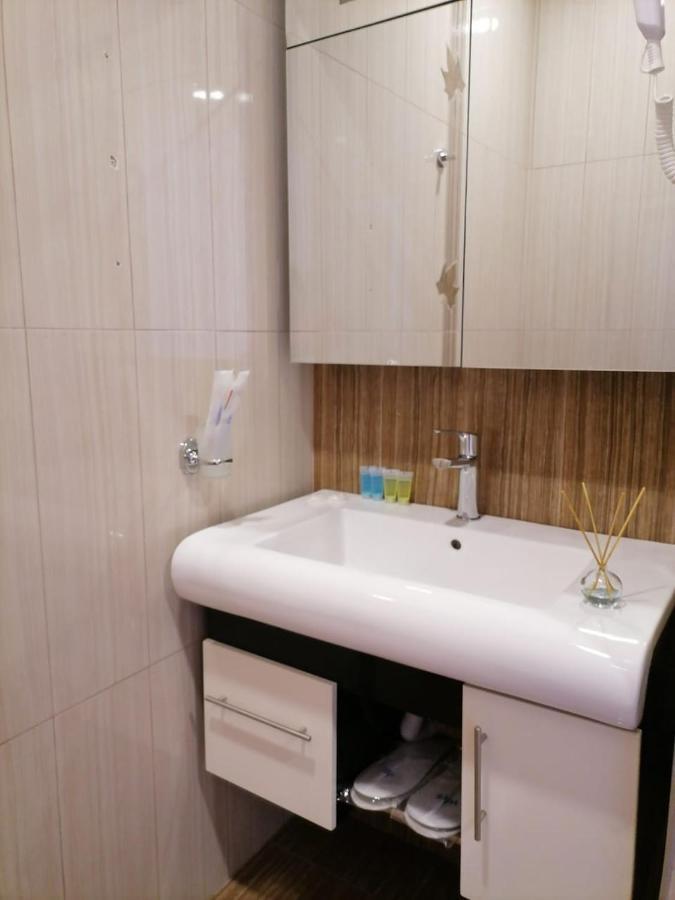Connect Hotel Bar & Terrace Батуми Экстерьер фото