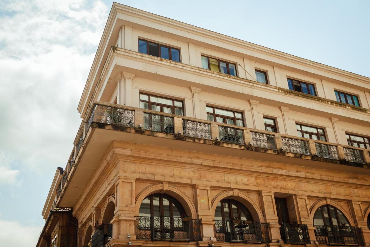 Connect Hotel Bar & Terrace Батуми Экстерьер фото