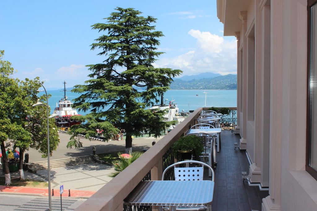 Connect Hotel Bar & Terrace Батуми Экстерьер фото